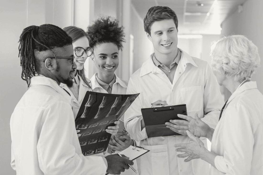 Physicians reviewing imaging together